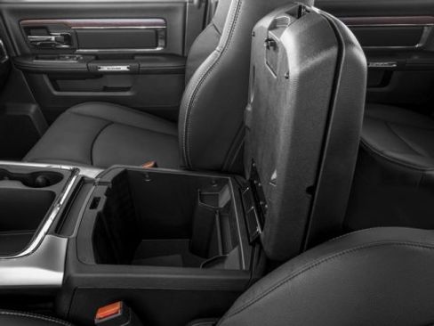 Used 2017 RAM 1500 Laramie w/ Convenience Group image 18