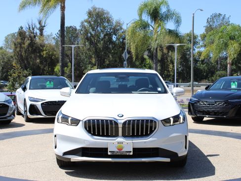 Used 2026 BMW 530i w/ Premium Package RWD image 9