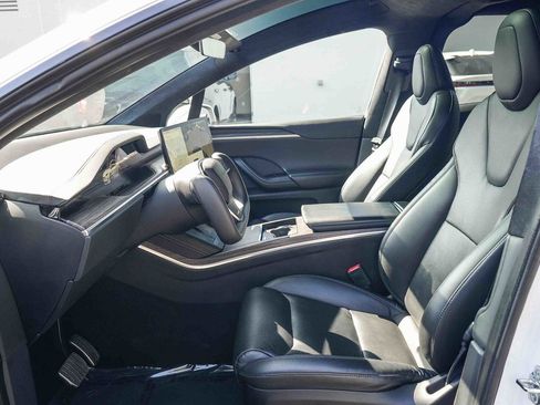 Used 2023 Tesla Model X image 17