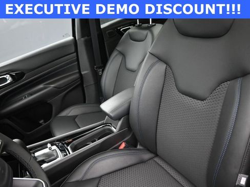 New 2025 Jeep Compass Latitude w/ Sun & Sound Group image 31