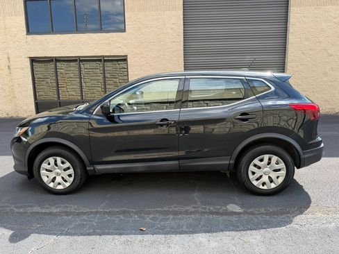 Used 2018 Nissan Rogue Sport S AWD/4WD image 2