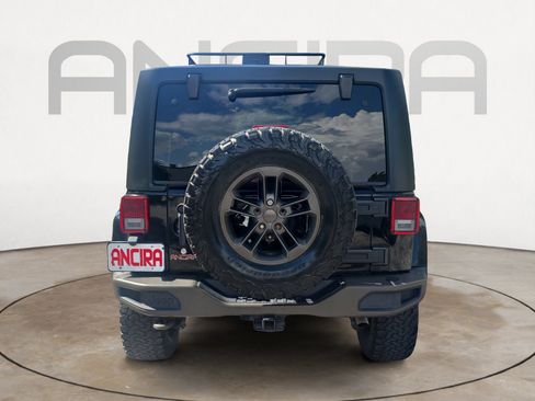 Used 2017 Jeep Wrangler Unlimited Sahara AWD/4WD image 9