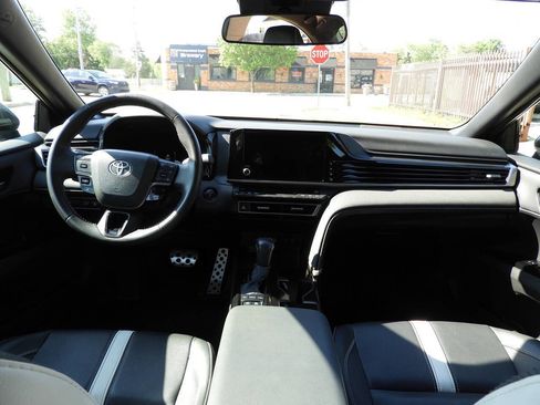 Used 2025 Toyota Camry SE FWD image 20