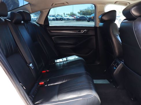 Used 2018 Honda Accord Touring image 27