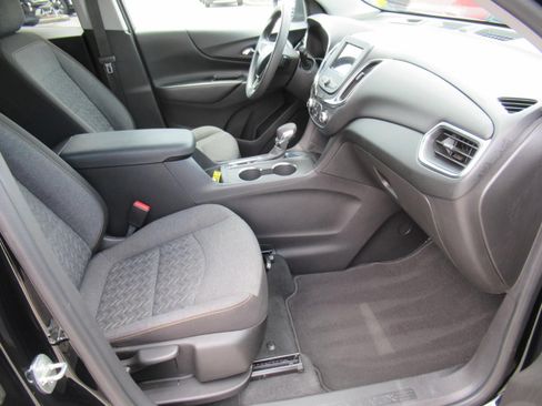 Used 2022 Chevrolet Equinox LT FWD image 10