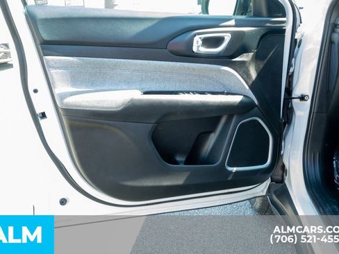 Used 2024 Jeep Compass Latitude image 17