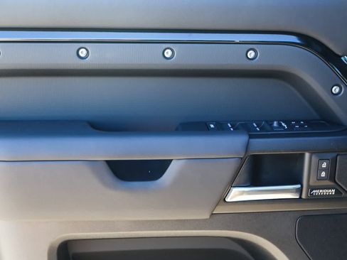 New 2025 Land Rover Defender 110 V8 image 20