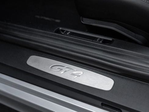 Used 2016 Porsche Cayman GT4 image 21