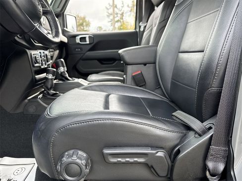 Used 2022 Jeep Wrangler Unlimited Sahara w/ Cold Weather Group image 12