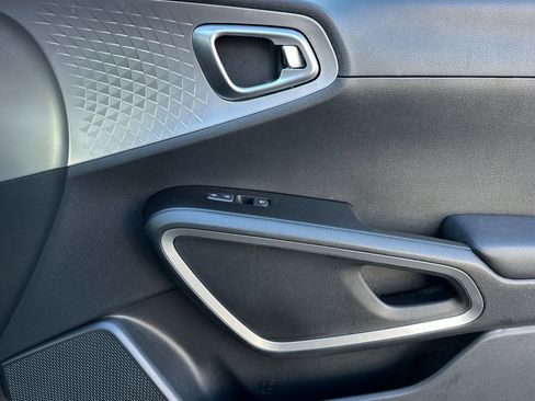 Certified 2024 Kia Soul LX image 19