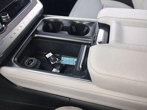 New 2026 Ford Expedition Max Platinum image 21