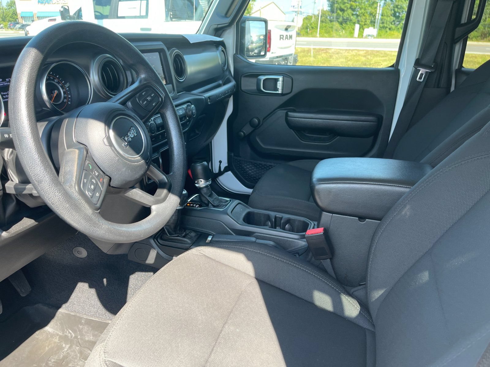 Used 2023 Jeep Wrangler Unlimited Sport AWD/4WD image 10