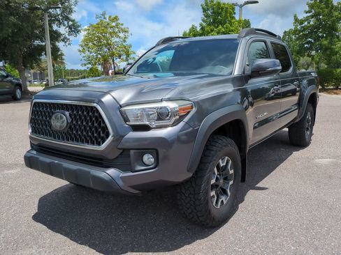 Used 2018 Toyota Tacoma TRD Off-Road AWD/4WD image 2