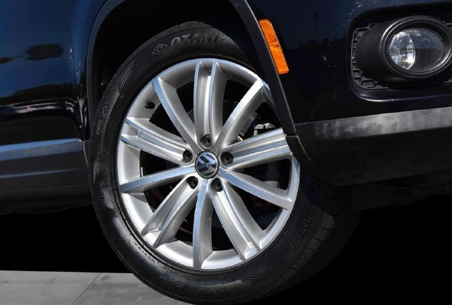 Used 2016 Volkswagen Tiguan SE FWD image 3