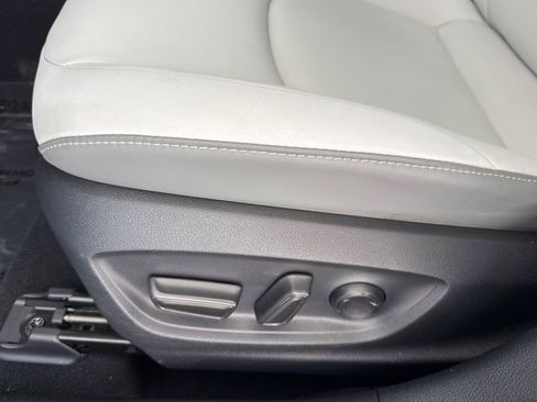 Used 2021 Toyota Prius Prime XLE FWD image 14