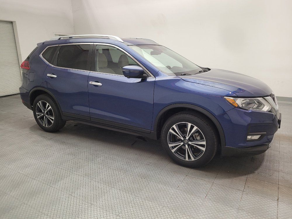 Used 2020 Nissan Rogue SV w/ Sun & Sound Touring Package FWD image 11