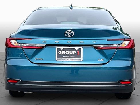 Used 2025 Toyota Camry LE w/ Convenience Package FWD image 5