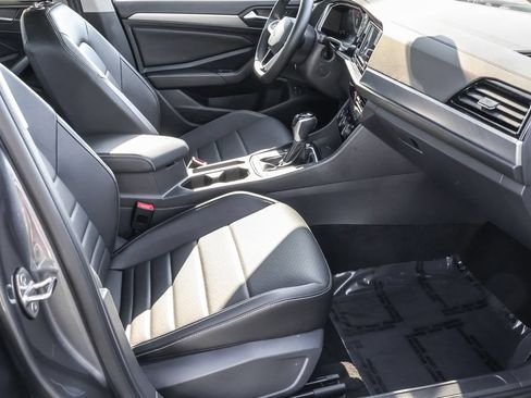 Used 2024 Volkswagen Jetta SE FWD image 35