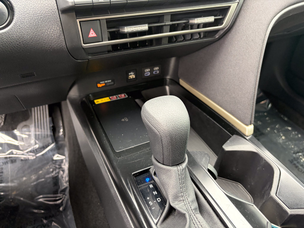 Used 2025 Toyota Camry LE FWD image 21