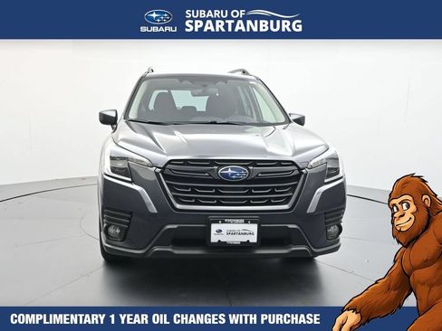 Used 2023 Subaru Forester Premium AWD/4WD image 2
