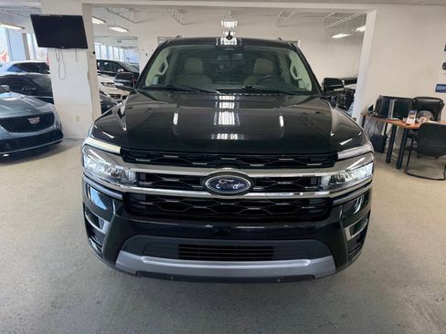 Used 2024 Ford Expedition Max Limited AWD/4WD image 3
