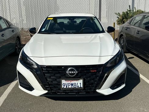 Certified 2024 Nissan Altima 2.5 SR FWD image 3