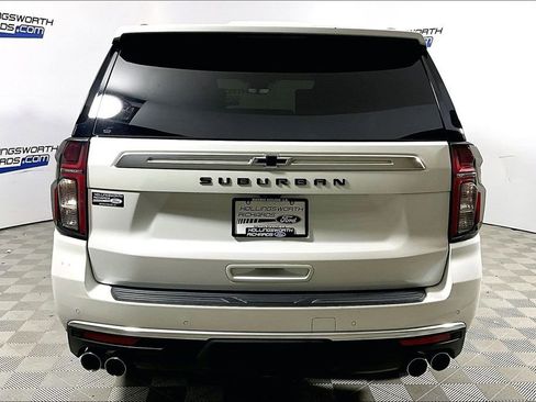Used 2023 Chevrolet Suburban High Country AWD/4WD image 4