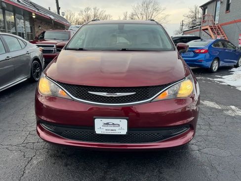 Used 2021 Chrysler Voyager Lxi image 5