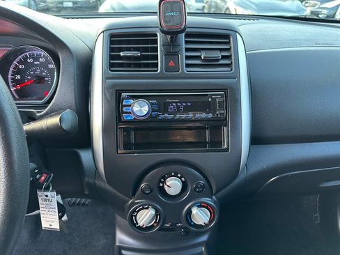 Used 2014 Nissan Versa SV image 19