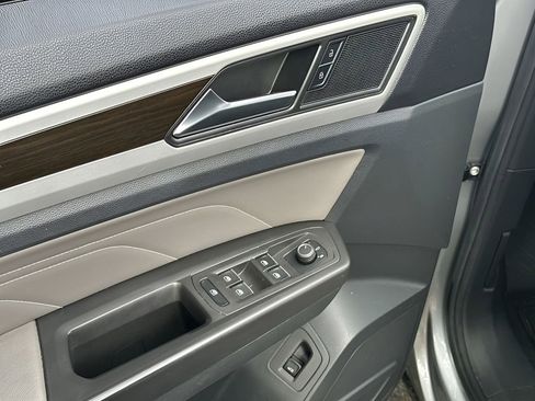 Certified 2023 Volkswagen Atlas SE image 13