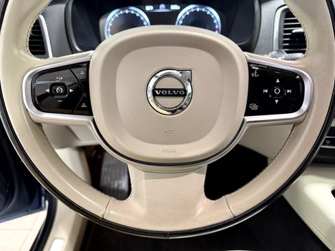 Used 2020 Volvo XC90 T5 Momentum AWD/4WD image 12