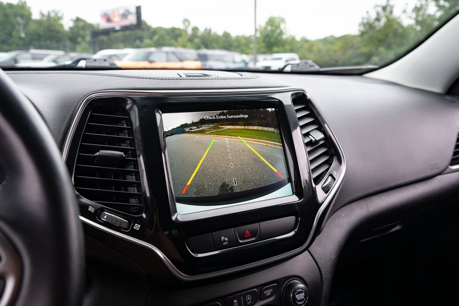 Used 2020 Jeep Cherokee Limited AWD/4WD image 24