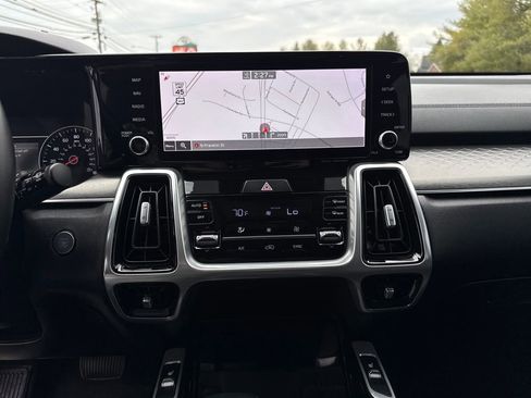 Used 2021 Kia Sorento SX image 19