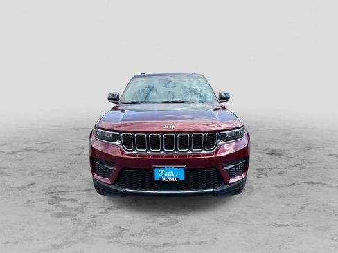 Used 2025 Jeep Grand Cherokee Laredo X w/ Luxury Tech Group I AWD/4WD image 3