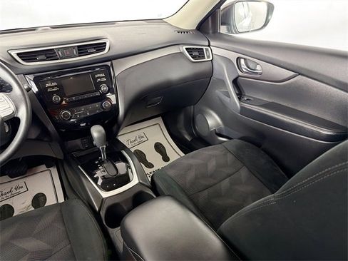 Used 2016 Nissan Rogue S image 20