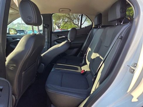 Certified 2025 Buick Encore GX Preferred FWD image 13