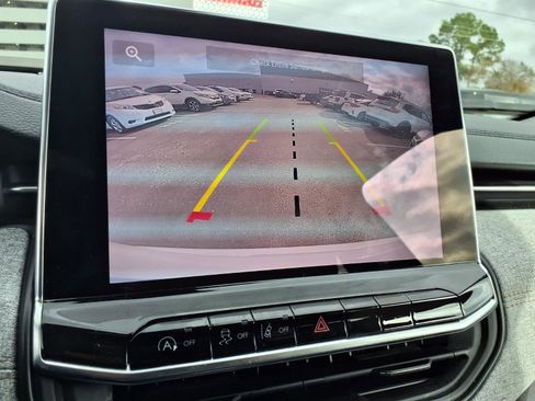 Used 2022 Jeep Compass Latitude image 5