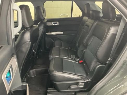 Used 2023 Ford Explorer Limited w/ Equipment Group 301A AWD/4WD image 11