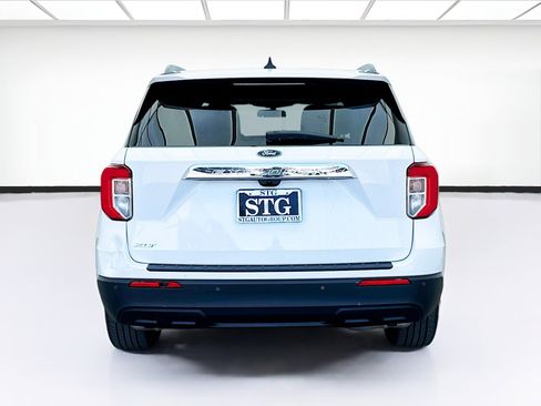 Used 2021 Ford Explorer XLT RWD image 5