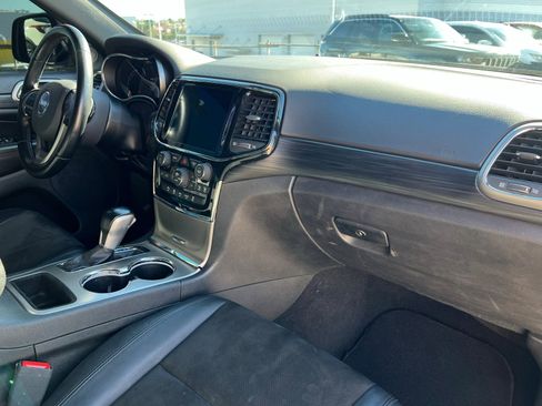 Used 2021 Jeep Grand Cherokee Laredo X image 24