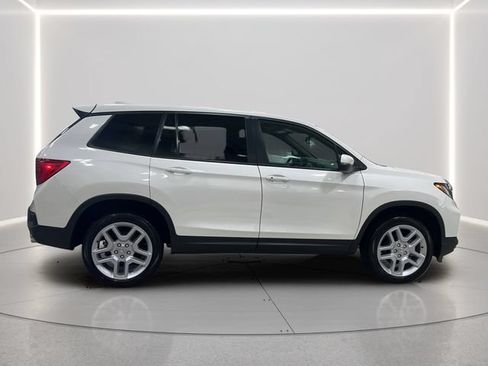Used 2025 Honda Passport EX-L image 6