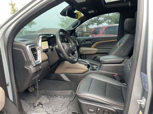 Used 2024 GMC Canyon Denali AWD/4WD image 4