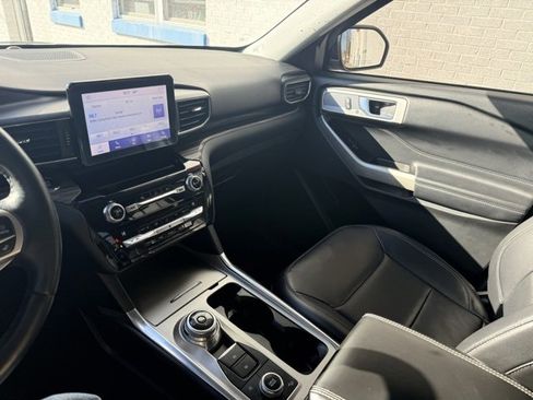 Used 2021 Ford Explorer Limited w/ Equipment Group 301A image 29
