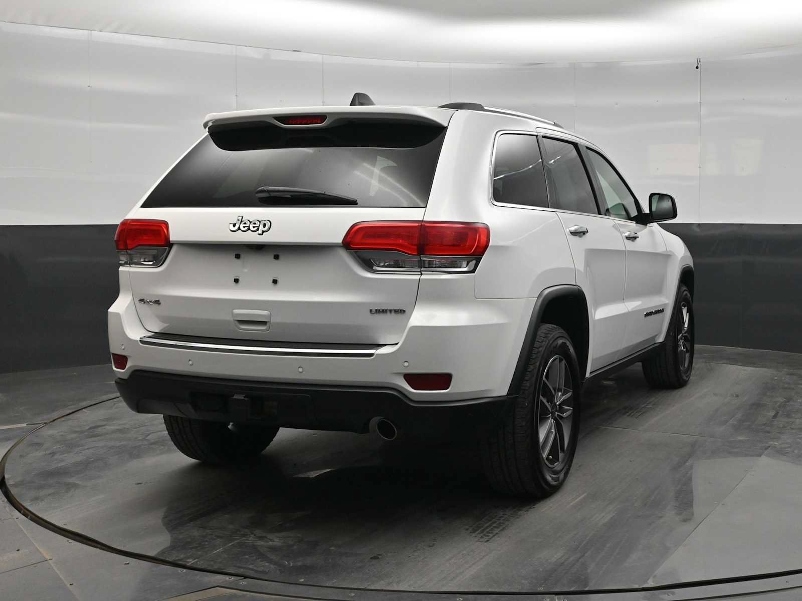Used 2019 Jeep Grand Cherokee Limited w/ Trailer Tow Group IV AWD/4WD image 6