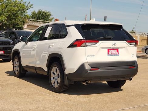 Used 2024 Toyota RAV4 LE AWD/4WD image 4