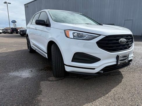 Used 2024 Ford Edge SE w/ Black Appearance Package image 7