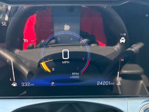 Used 2025 Chevrolet Trax LT w/ LT Convenience Package image 13