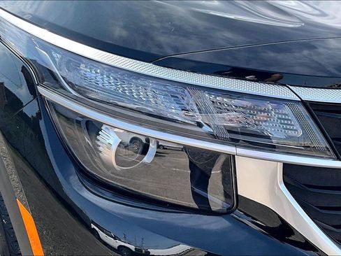 Used 2024 Kia Seltos LX AWD/4WD image 29