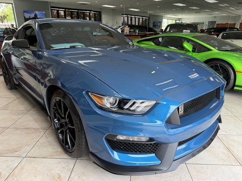 Used 2019 Ford Mustang Shelby GT350 w/ Technology Package RWD image 2