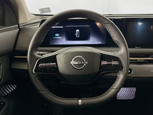 Used 2023 Nissan Ariya AWD image 18